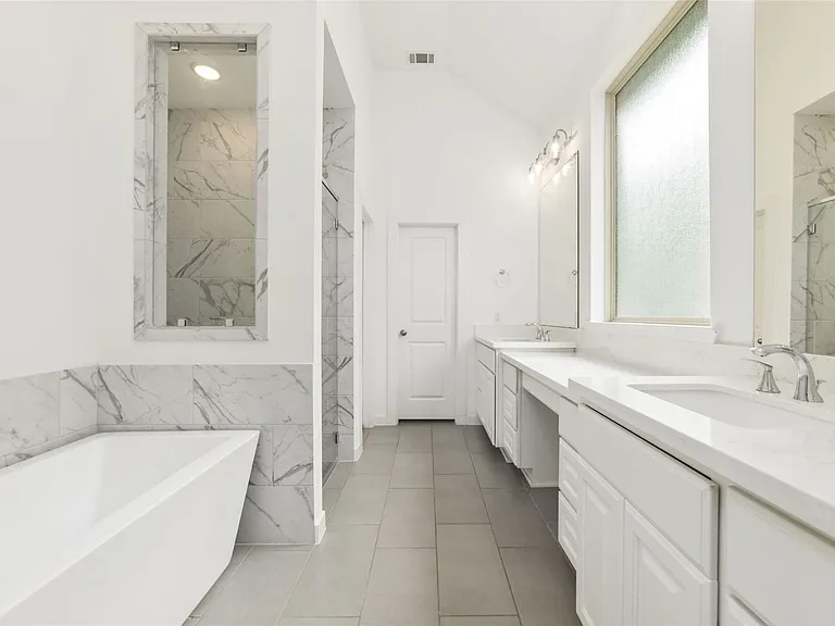 7315 Camden Crestwood Way — Photo 25