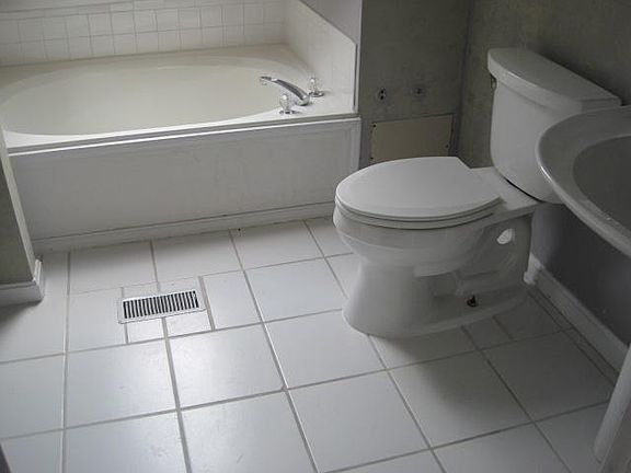 5th image of 2216 Lobrook Ct