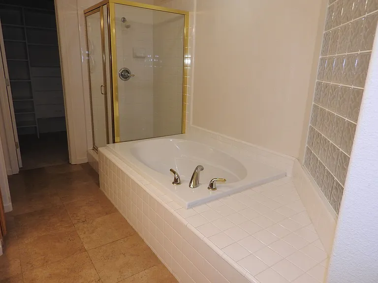 9928 Villa Granito Ln — Photo 22