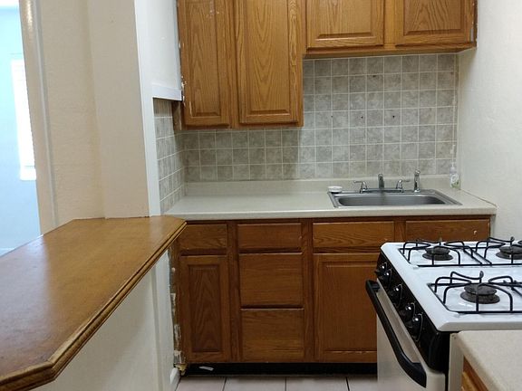 5th image of 221 Condict Dr #9