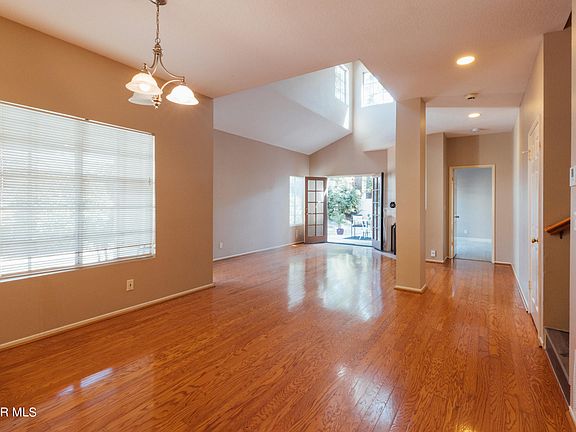 4th image of 842 Sunstone St