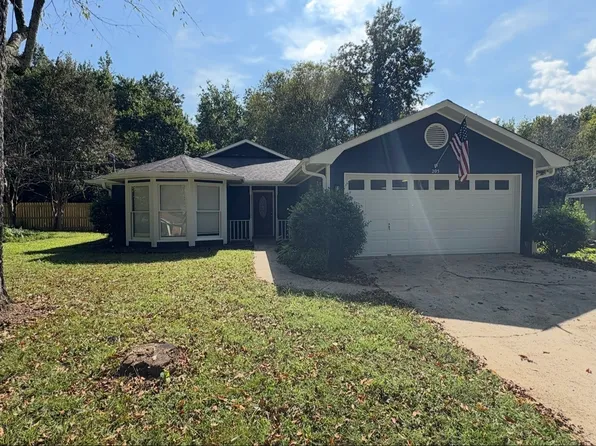 205 Stormy Dr, New Market, AL 35761