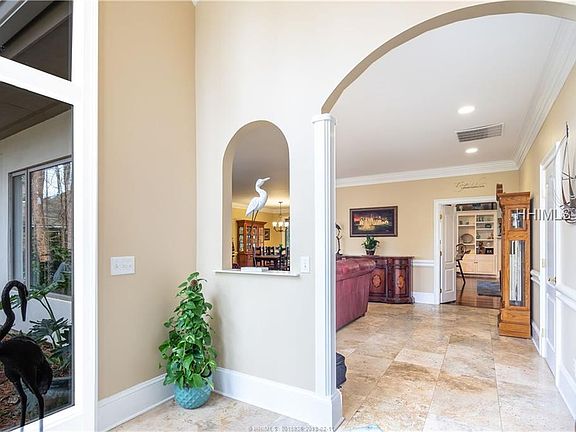 4th image of 11 Sweetwater Ln