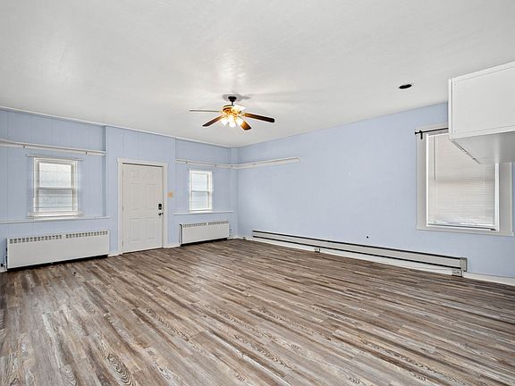 3rd image of 154 Parkfield St