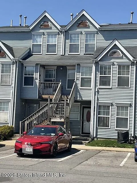 243 Pond Way #B photo 1
