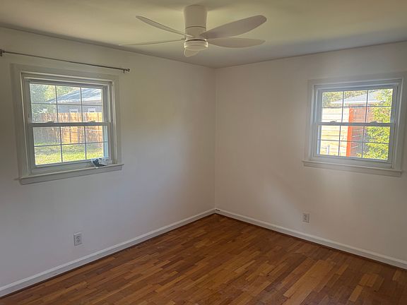 3rd image of 219 Woodland Dr