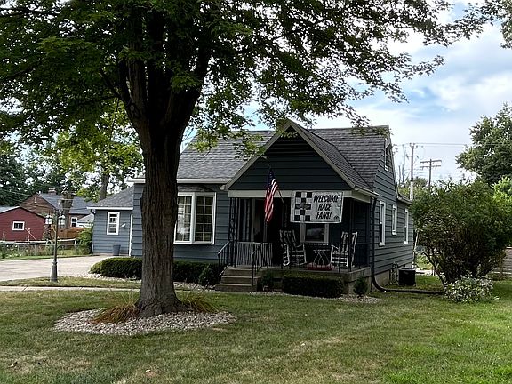 2nd image of 1636 Norfolk Ct