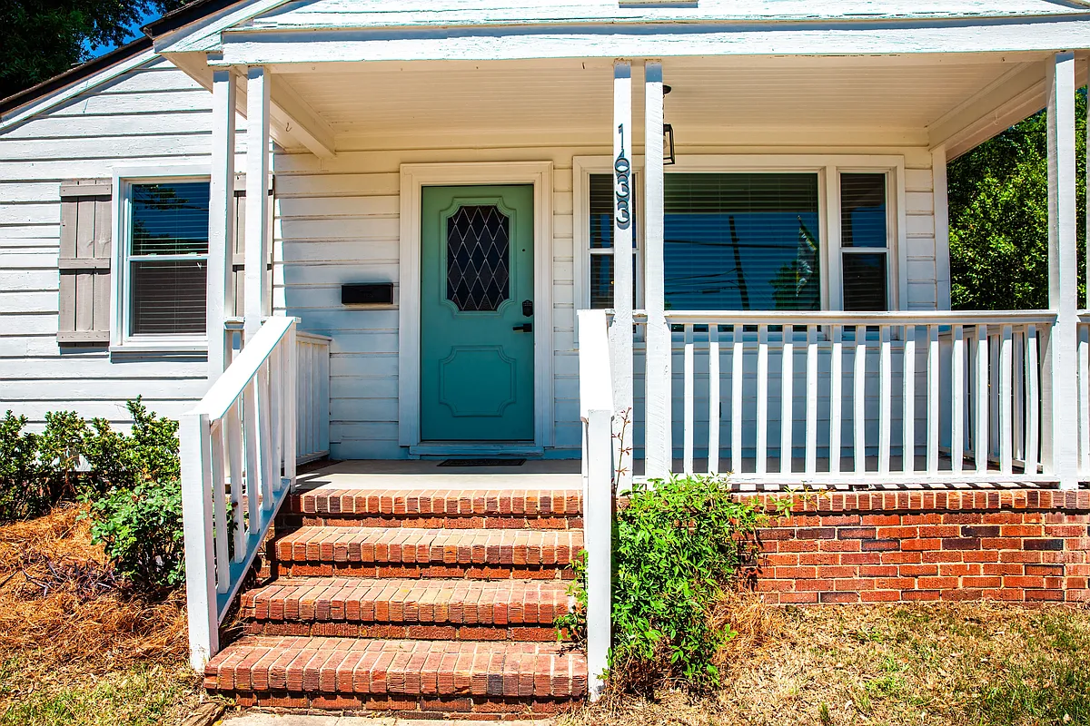 Building Photo - 1633 Monte Sano Ave