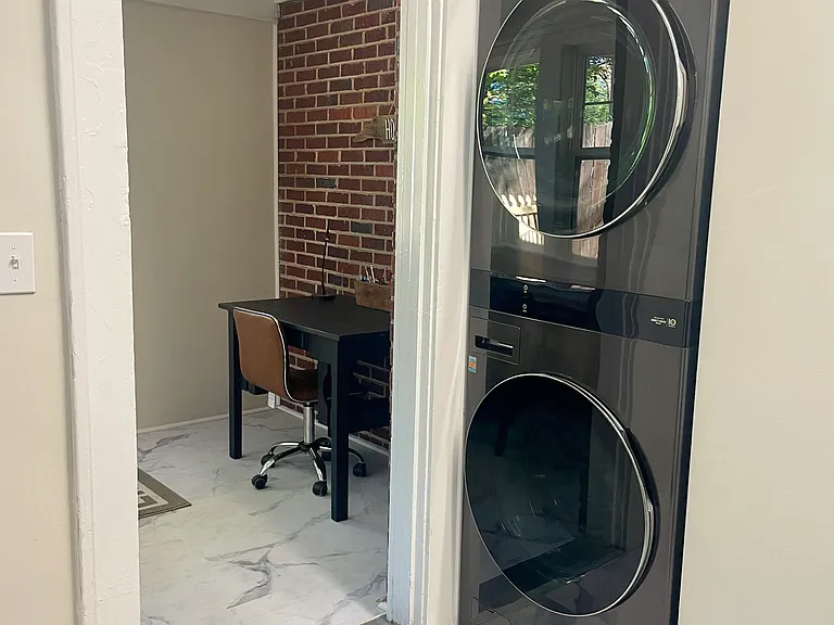 1601 W Academy St #A — Photo 9