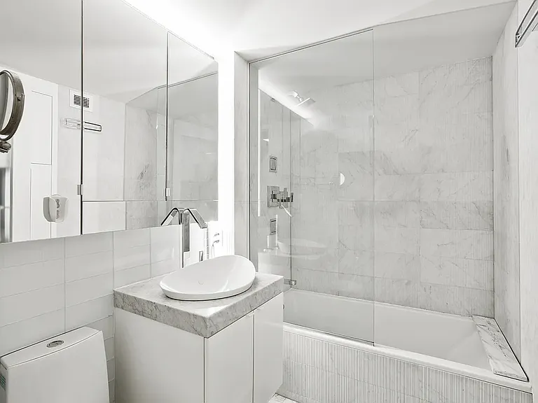308 E 38th St #6D — Photo 10