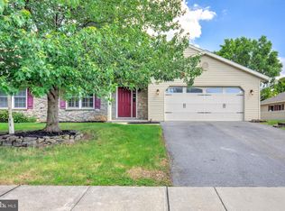 413 Flaxen Ln, Ephrata, PA 17522