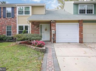 203 Foxwood Ln, Marlton, NJ 08053