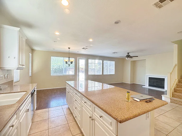 45767 Klamath Ct — Photo 11