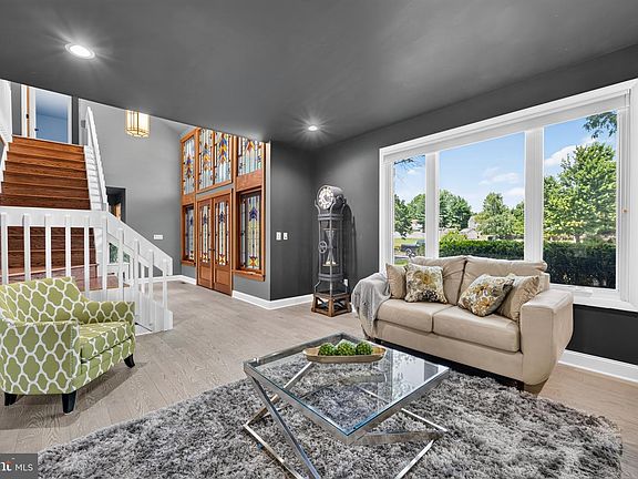 4th image of 112 Whitney Ln
