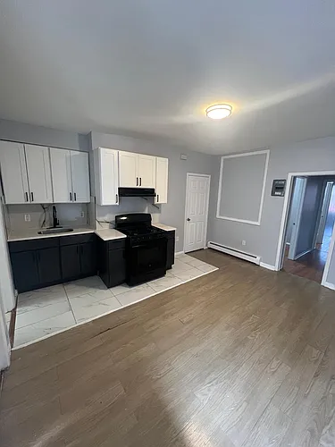 326 Grand St Photo 1