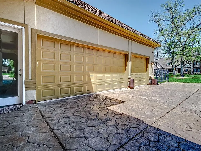 33202 W Haddon Ct — Photo 48