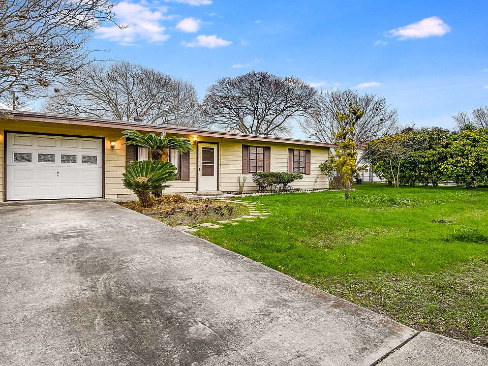1st image of 221 Weathercock Ln