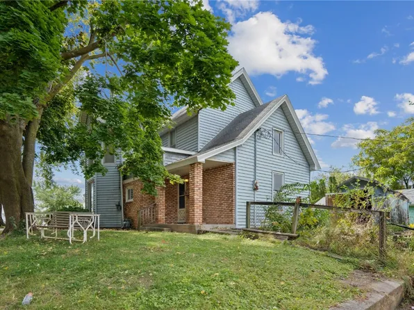 302 W Main St, Lisbon, IA 52253