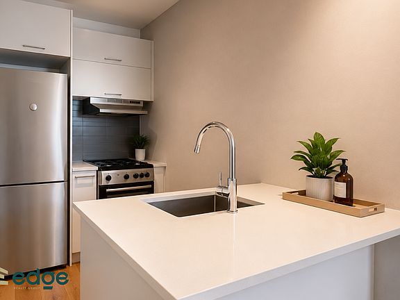 3rd image of 259 Evergreen Ave #1B