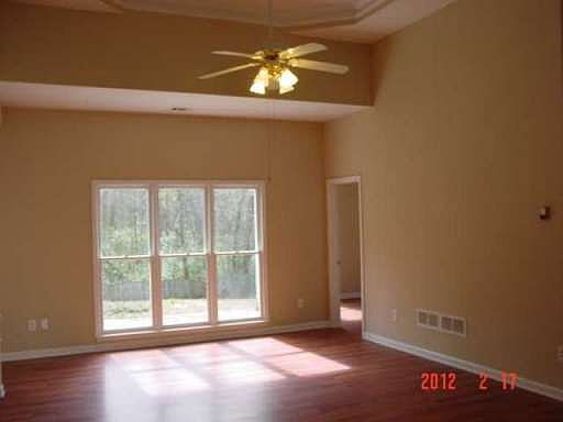 3rd image of 670 Oxford Crest Ct