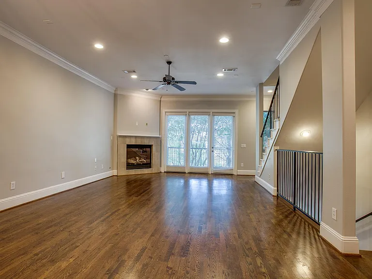 4502 Holland Ave — Photo 32