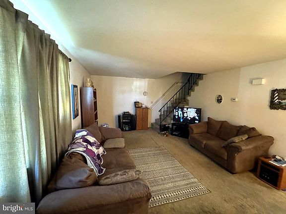 5th image of 219 N 3rd St