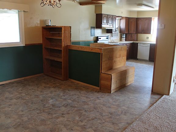 5th image of 1102 E Pershing Ave