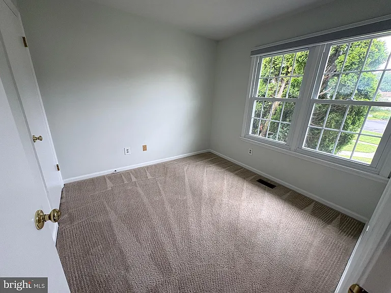 307 Charles St — Photo 19
