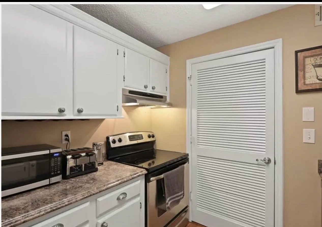 1 bed, 1050 sqft, $1,250 — Photo 4