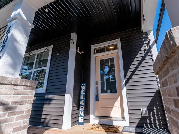 6078 Naden Lndg NW, Edmonton, AB T5E 6X8