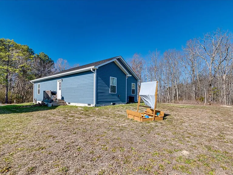 1109 Pond St SE — Photo 19