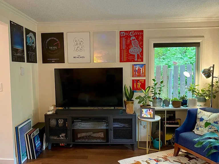 1500 Glentana Rd #6 — Photo 2