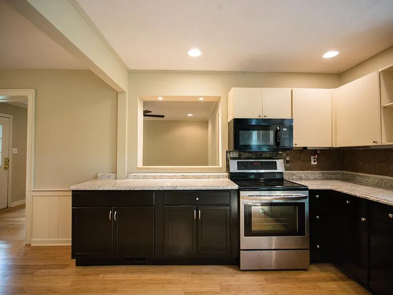207 Woody Dr — Photo 12