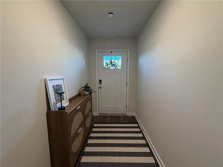 1128 Meadowlark Dr — Photo 3