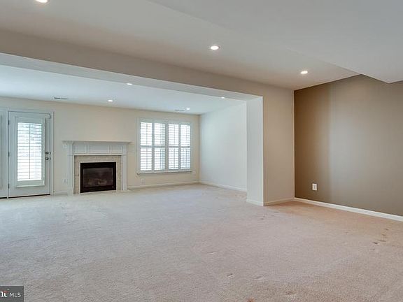 5th image of 8110 Horseshoe Cottage Cir