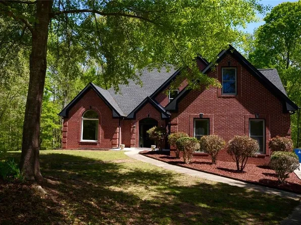225 Austin Oaks Dr SE, Ellenwood, GA 30294