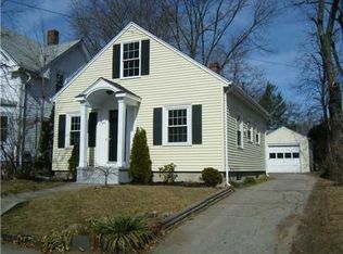 105 Oakland Ave, Cranston, RI 02910