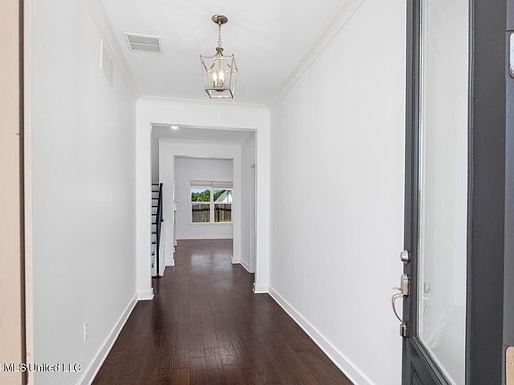 5th image of 6509 S Briar Ln