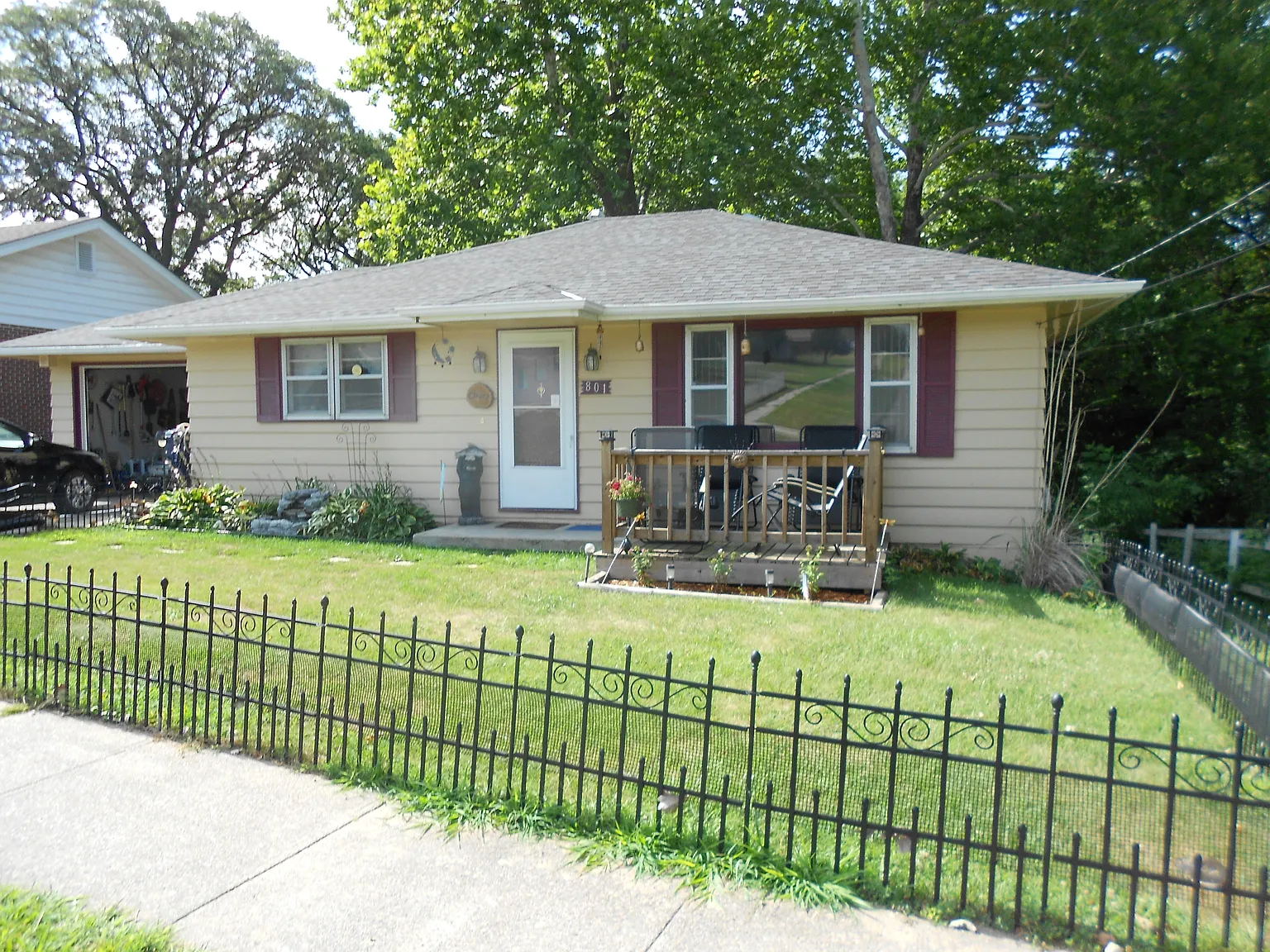 3356 Forest Manor Ave photo 1