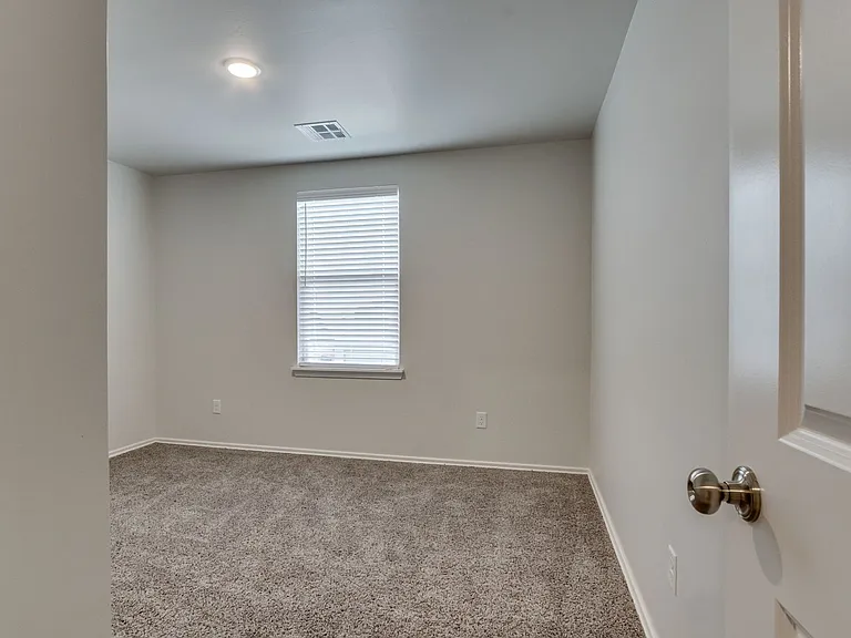 10810 NW 119th Pl — Photo 39