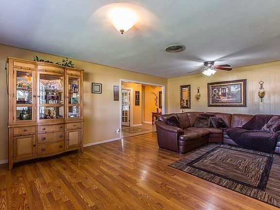 4th image of 1224 Duncan Ave