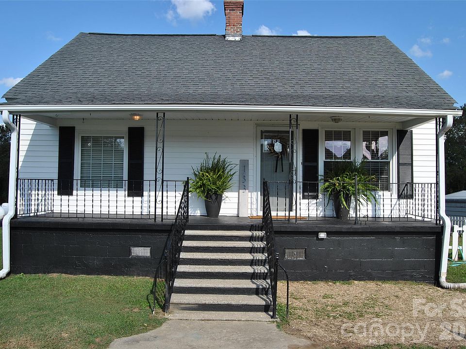 1st image of 133 S Main St