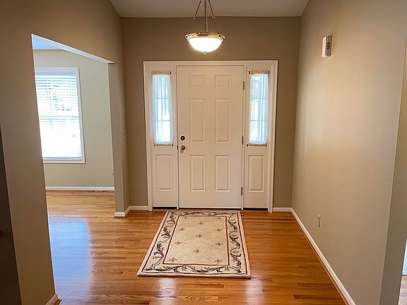 3rd image of 9889 Cherbourg Dr
