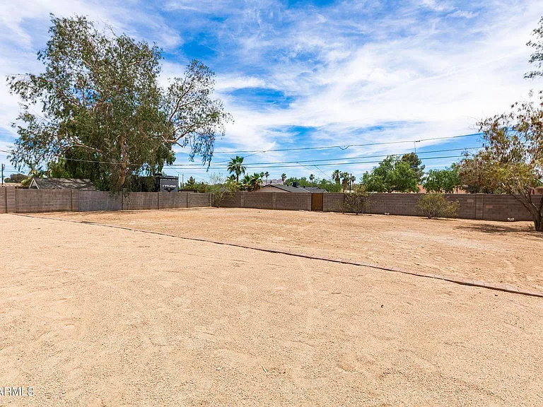 2571 E Captain Dreyfus Ave — Photo 10