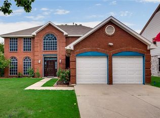 124 Summit Ct, Grand Prairie, TX 75052