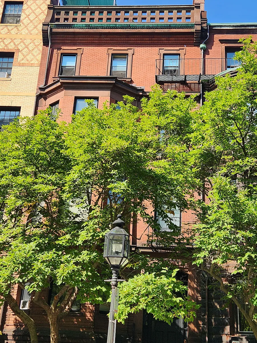 Building Photo - 231 Commonwealth Ave #2-R