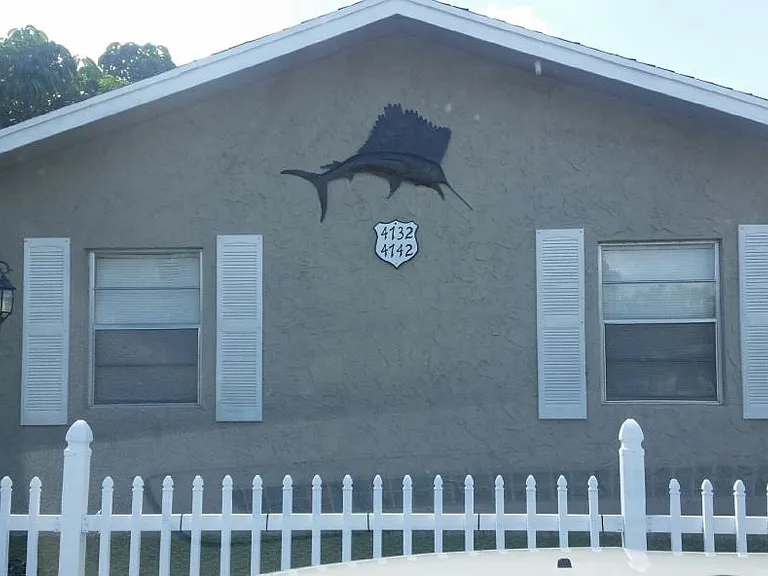 4742 SE Ebbtide Ave — Photo 1