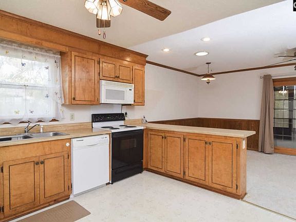 5th image of 597 Matthews Dr