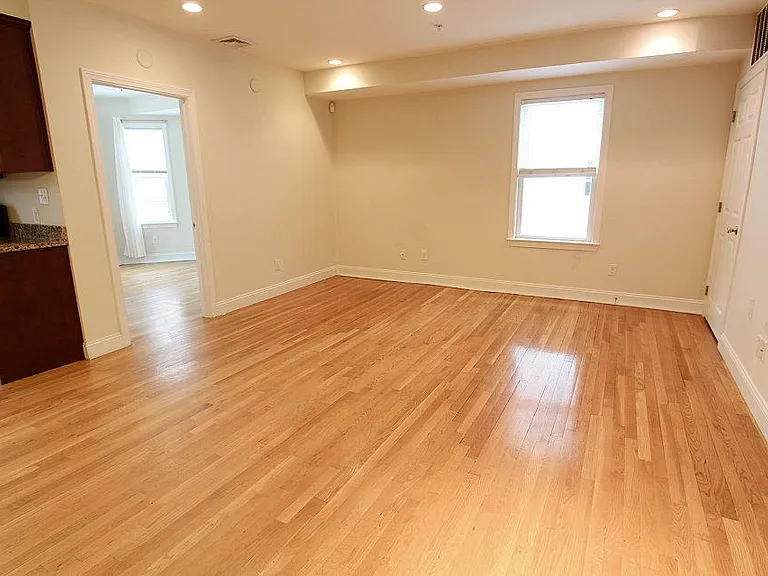 12 Homer St #2 — Photo 4