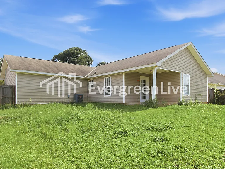 15988 Stone Ridge Cir — Photo 2